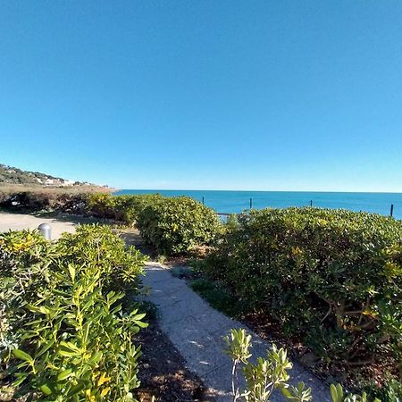 40 M², 1Ere Ligne Mer, Dernier Etage Avec Ascenseur Sete Exterior photo