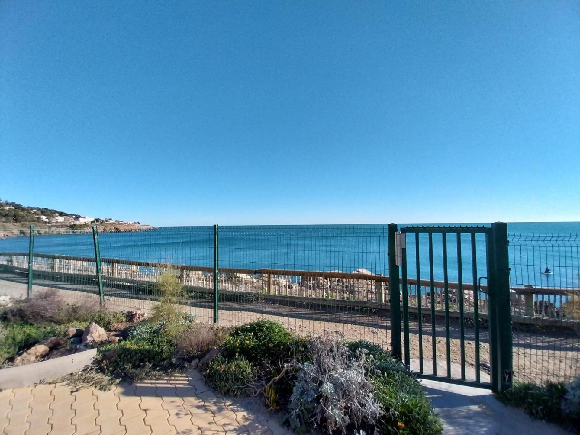 40 M², 1Ere Ligne Mer, Dernier Etage Avec Ascenseur Sete Exterior photo