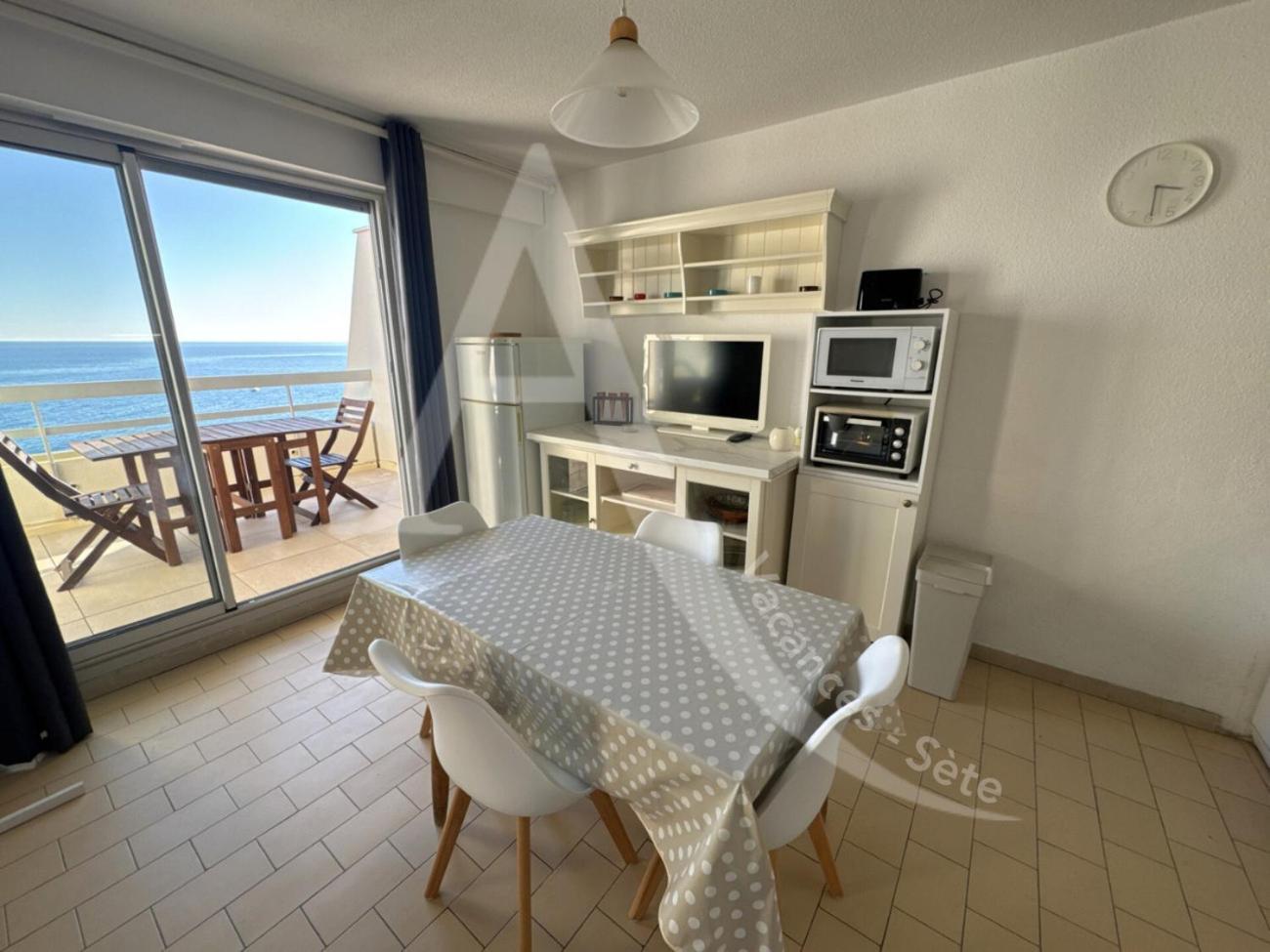 40 M², 1Ere Ligne Mer, Dernier Etage Avec Ascenseur Sete Exterior photo